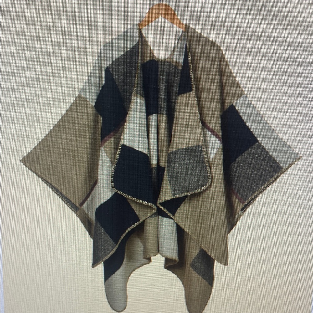 Elegant Black and Tan Checkered Wrap